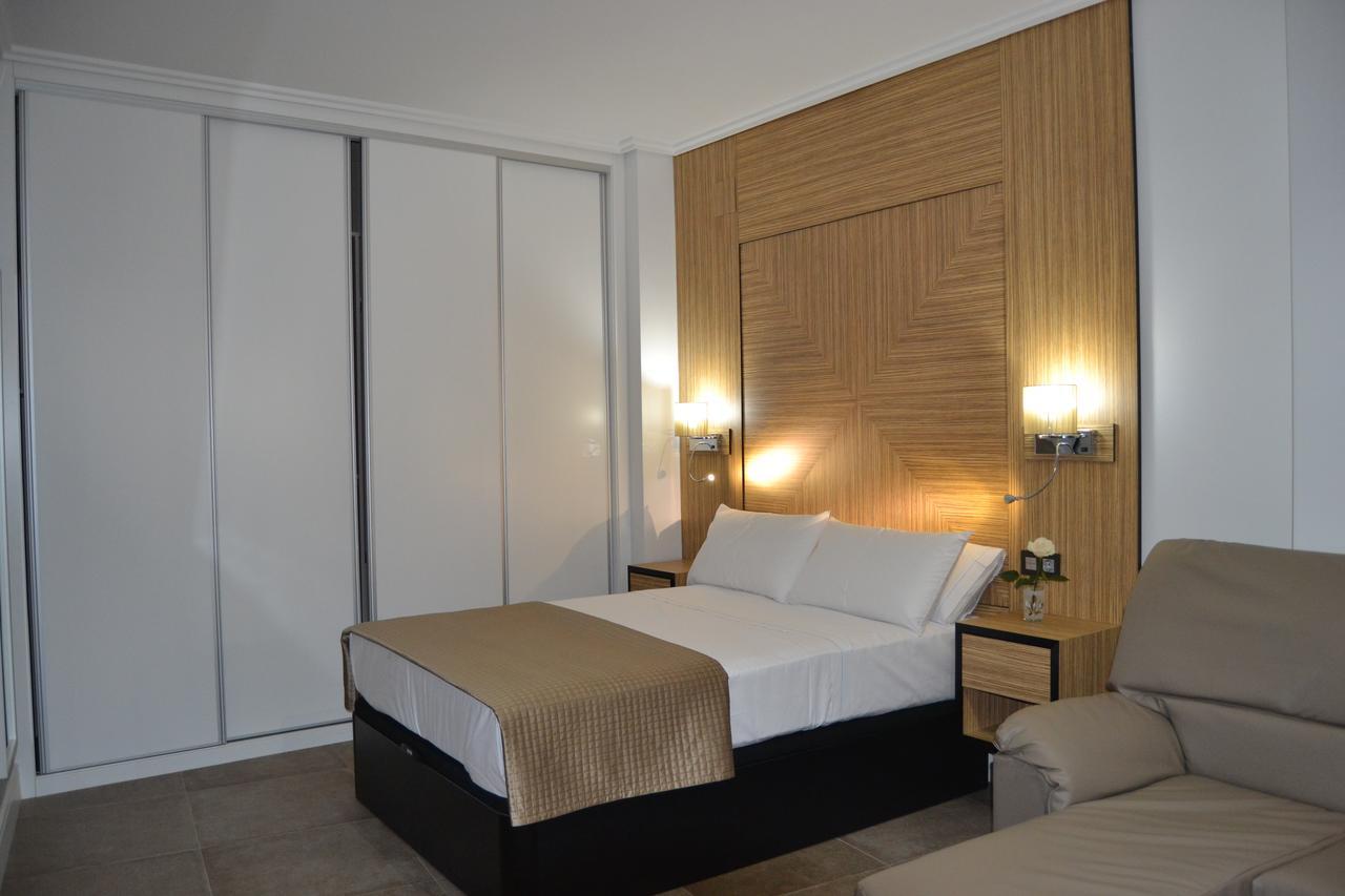 Apartamentos Las Palmeras Palma del Rio Exterior photo